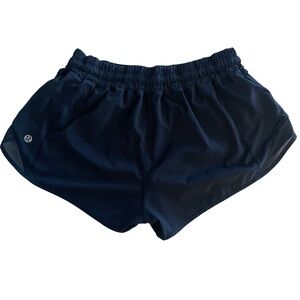 Lululemon 8 Hotty Hot Shorts 2.5” True Navy Blue Women’s Lined Liner Low Rise